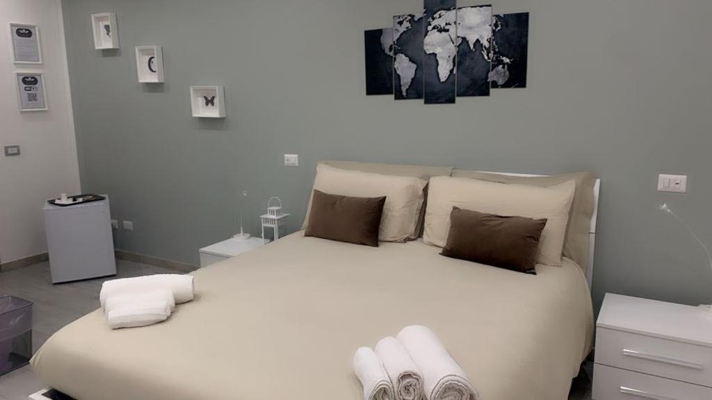 One Hundred Rooms — Foto 1